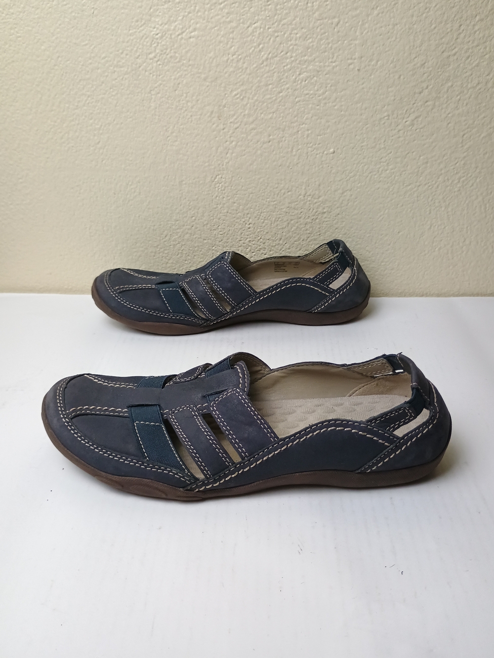 Clarks Haley Stork 10M Navy Ortholite Slip-On Loafers Pump Contrast Stitching